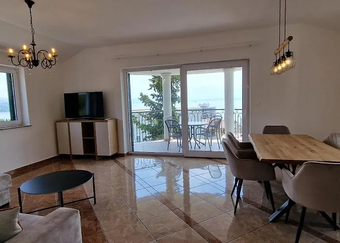 Maria 10 With Swimming Pool Opatija