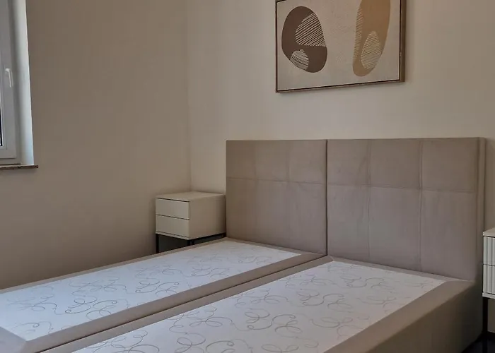 Apartament Maria 10 With Swimming Pool