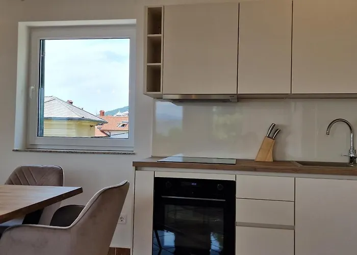 Apartament Maria 10 With Swimming Pool