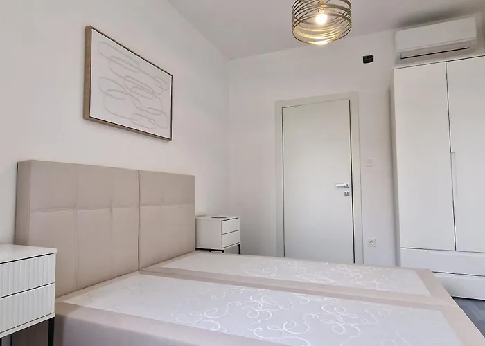 Maria 10 With Swimming Pool Opatija