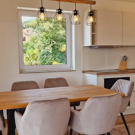 Maria 10 With Swimming Pool * Opatija