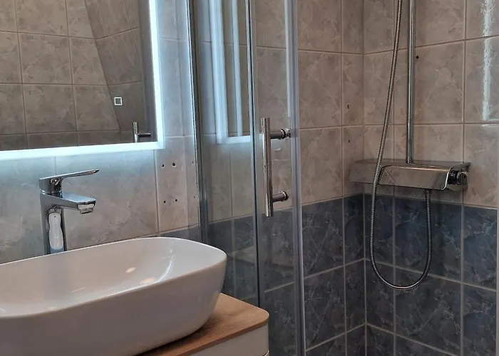 Maria 10 With Swimming Pool Apartman